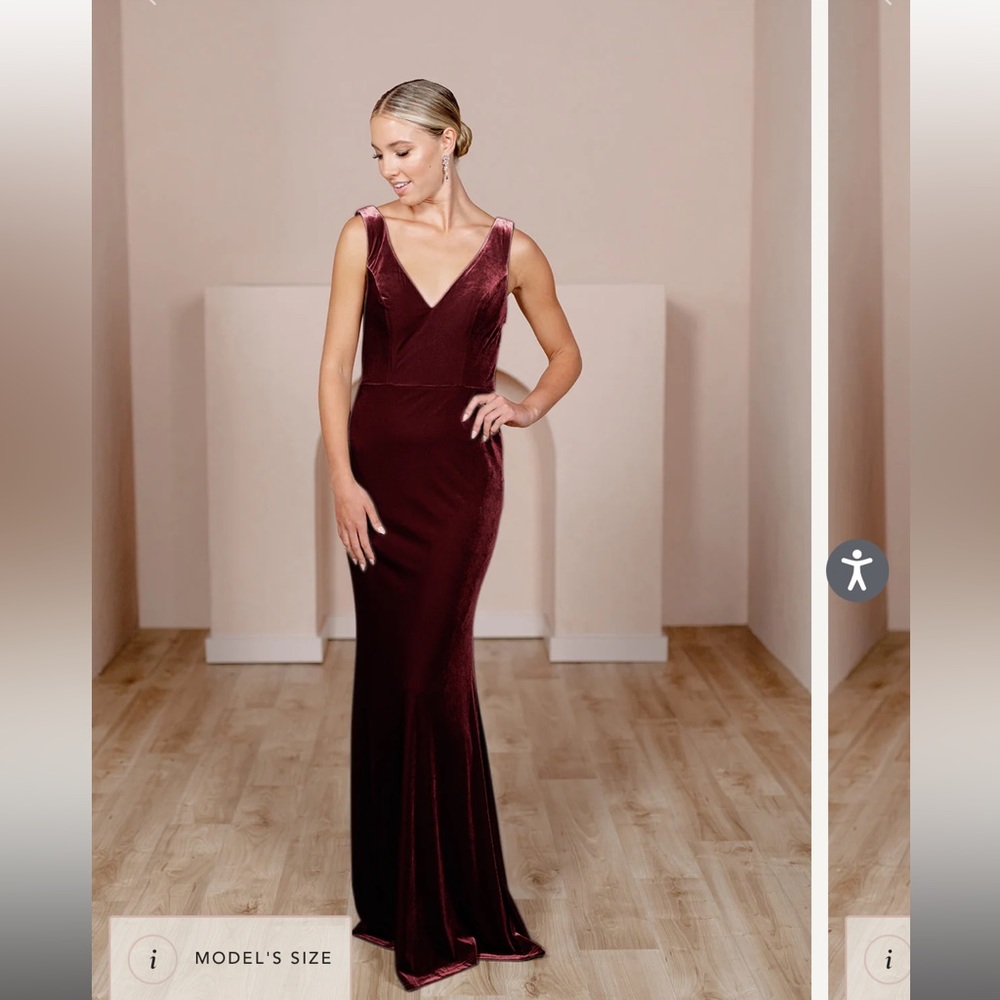 Dakota Velvet Dress
Burgundy - 610, Size:6, Length: Tall Maxi: 51in waist to hem